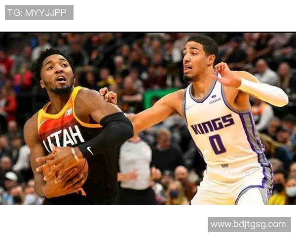 广岛三箭与东京队激战正酣比分悬念持续引发球迷热议